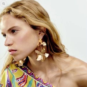 Large Thin Metal Flower Drop Earrings- Gold